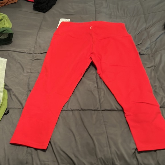 Zyia Red Ascend Hi-Rise Capri 20” size 20 - Picture 4 of 5